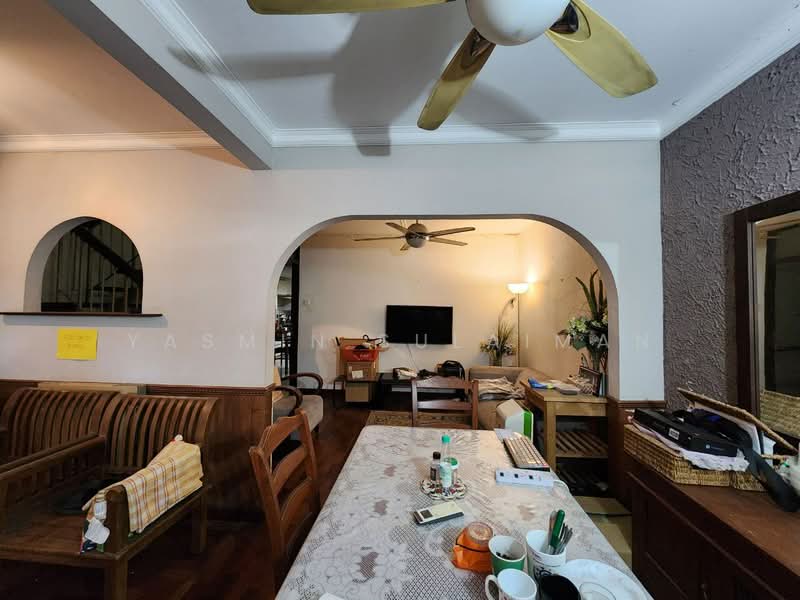 FACING OPEN Double Storey Terrace Seksyen 24 untuk Untuk Dijual - RM 650,000, Mac 2026 - Living Room - PropertyGuru.com.my