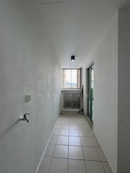 Kondominium untuk Disewa di Casa Tropicana - Max Tan - Corridor - PropertyGuru.com.my