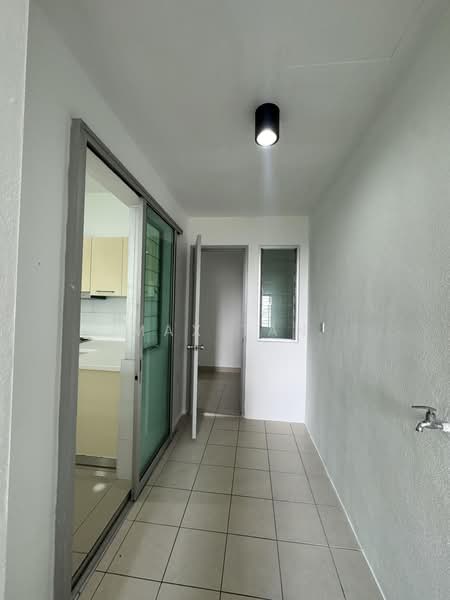 Kondominium untuk Disewa di Casa Tropicana - Max Tan - Corridor - PropertyGuru.com.my