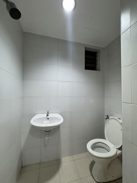 Kondominium untuk Disewa di Casa Tropicana - Max Tan - Bathroom - PropertyGuru.com.my