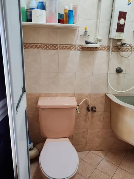 Apartment for Sale at Taman Lone Pine (Medium Low Cost) - Leong . - Bathroom - PropertyGuru.com.my