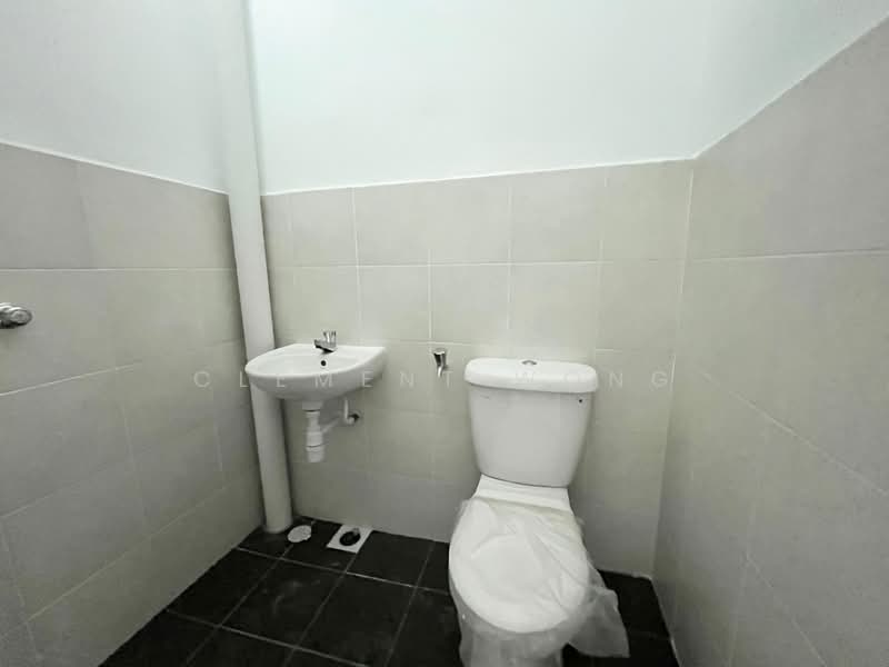 2-storey Terraced House for Sale in Taman Scientex Rawang (Rawang) - Clement Wong - Bathroom - PropertyGuru.com.my