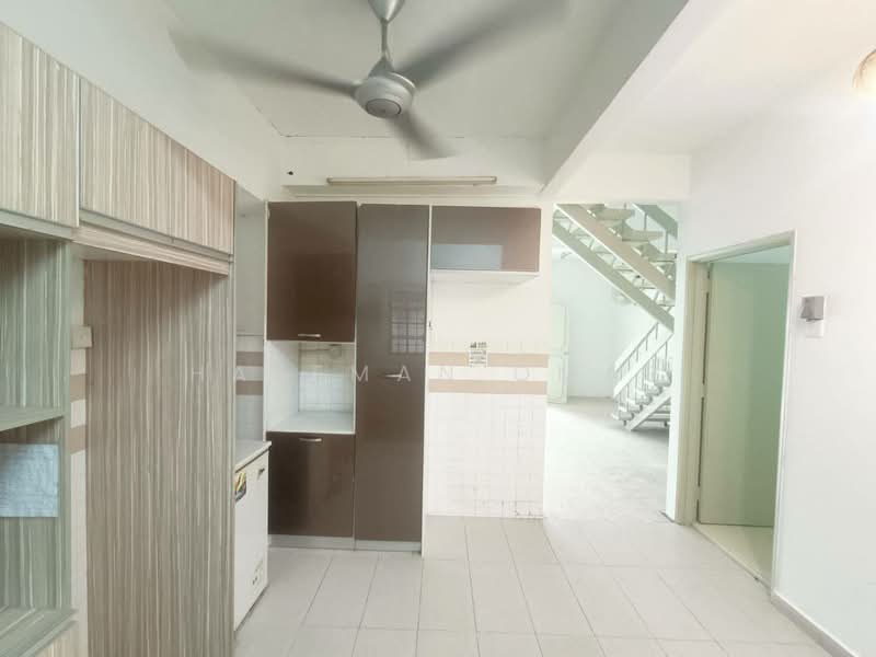 2-storey Terraced House for Sale in Batu Caves (Selangor) - Hazeman Omar - Kitchen - PropertyGuru.com.my