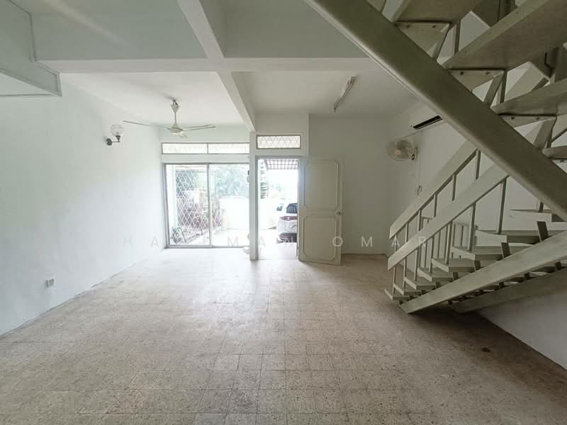 2-storey Terraced House for Sale in Batu Caves (Selangor) - Hazeman Omar - Living Room - PropertyGuru.com.my