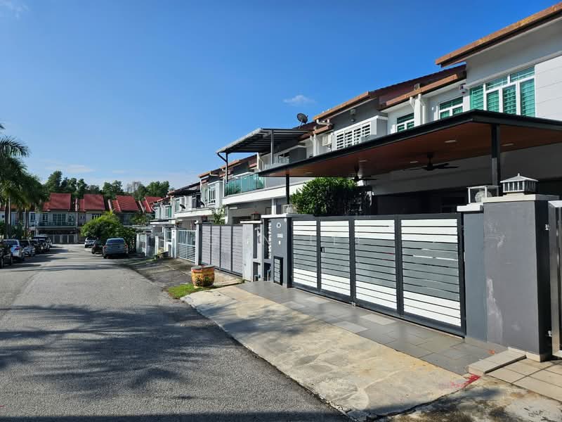 2-storey Terraced House for Sale in TAMAN PUCHONG UTAMA (Puchong) - John Lee - Exterior - PropertyGuru.com.my