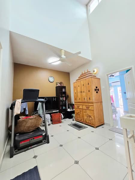 2-storey Terraced House for Sale in TAMAN PUCHONG UTAMA (Puchong) - John Lee - Living Room - PropertyGuru.com.my