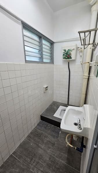 2-storey Terraced House for Rent in Taman Bukit Segar (Cheras) - Kah Hing - Bathroom - PropertyGuru.com.my