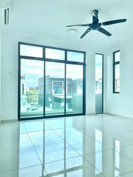 2-storey Terraced House for Sale in Taman Sutera Utama (Skudai) - Win Lim - Living Room - PropertyGuru.com.my