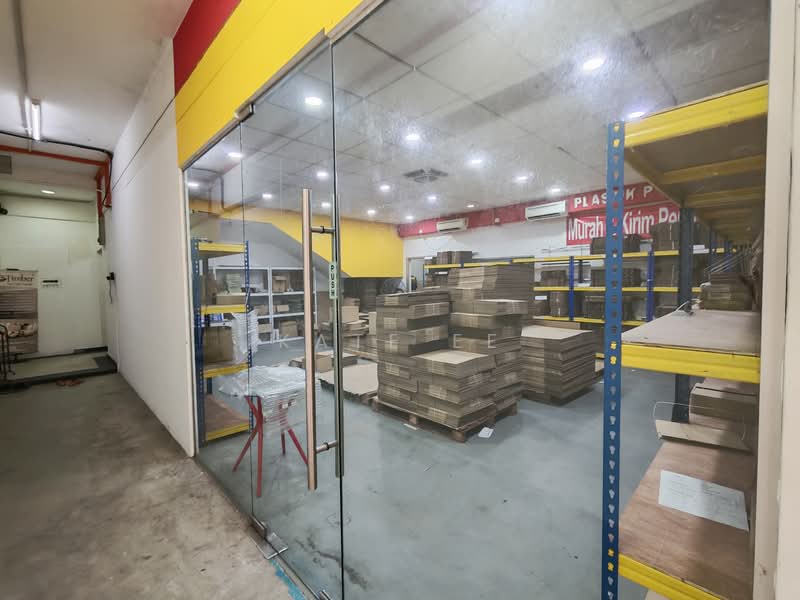 Semi-D Factory for Rent in Taman Desa Jaya (Johor Bahru) - Kate Ee - Rooms - PropertyGuru.com.my