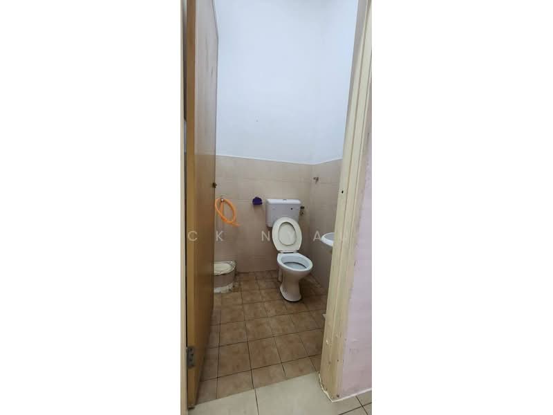 Ipoh tasek berlian renovated single storey house for rent untuk Untuk Disewa - RM 1,100 /bulan, Mac 2026 - Bathroom - PropertyGuru.com.my