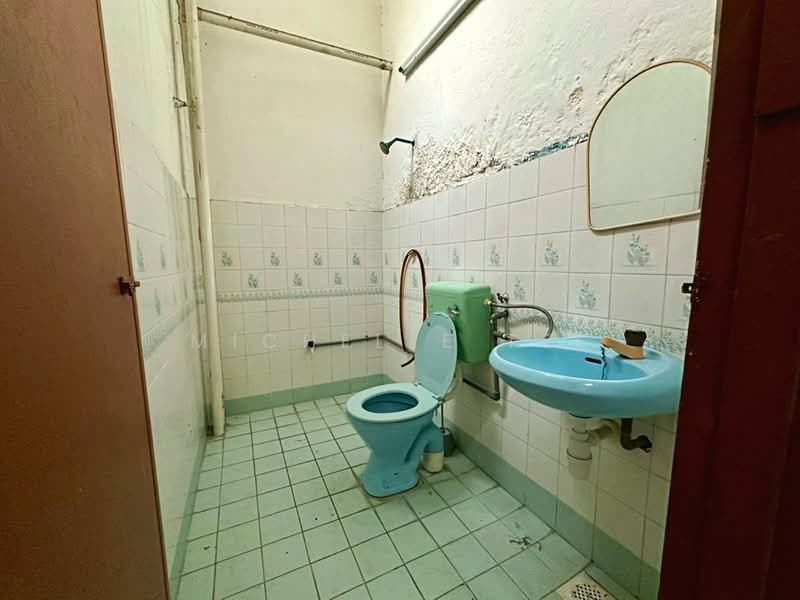 Taman Bayu Perdana untuk Untuk Dijual - RM 480,000, Mac 2026 - Bathroom - PropertyGuru.com.my