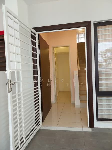 Townhouse for Rent in Puchong (Selangor) - Valerie Venna Hee - Entrance - PropertyGuru.com.my