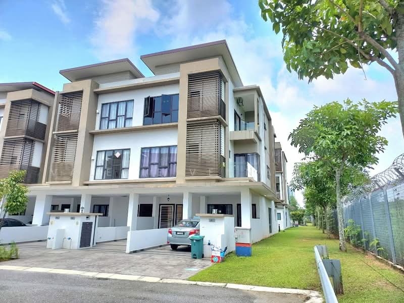 Townhouse for Rent in Puchong (Selangor) - Valerie Venna Hee - Exterior - PropertyGuru.com.my