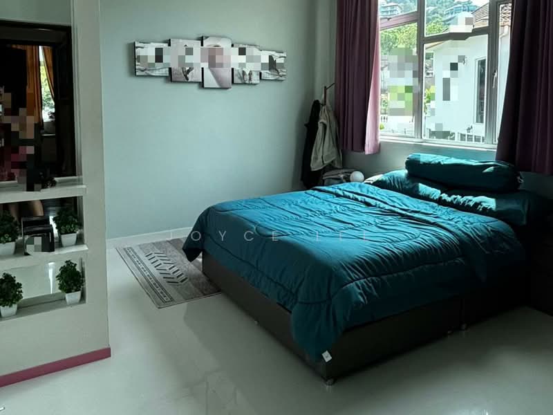 Semi-Detached House for Sale in Tanjung Bungah (Penang) - Joyce Lee - Bedroom with sharing bathroom - PropertyGuru.com.my