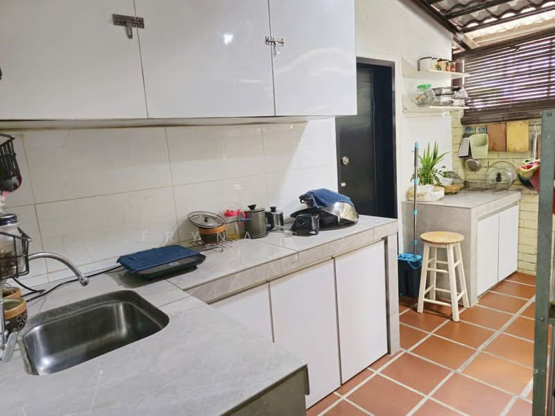 Taman Putra Perdana untuk Untuk Dijual - RM 670,000, Mac 2026 - Kitchen - PropertyGuru.com.my