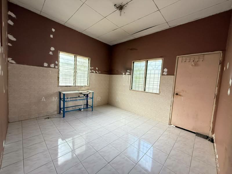 Bungalow for Sale in Taman Pinggiran Putra (Seri Kembangan) - Ammeer Nadzrai - Interior - PropertyGuru.com.my