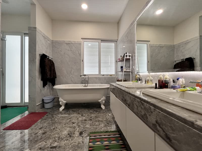 Semi-Detached House for Sale in Mont Kiara (Kuala Lumpur) - Kevin Tan - Bathroom - PropertyGuru.com.my