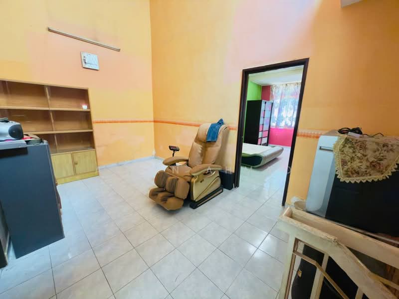 2-storey Terraced House for Sale in Seksyen 36 (Shah Alam) - Azman Ahmad - Living Room - PropertyGuru.com.my