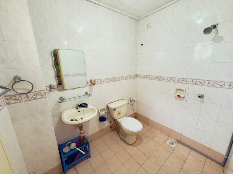 2-storey Terraced House for Sale in Seksyen 36 (Shah Alam) - Azman Ahmad - Bathroom - PropertyGuru.com.my