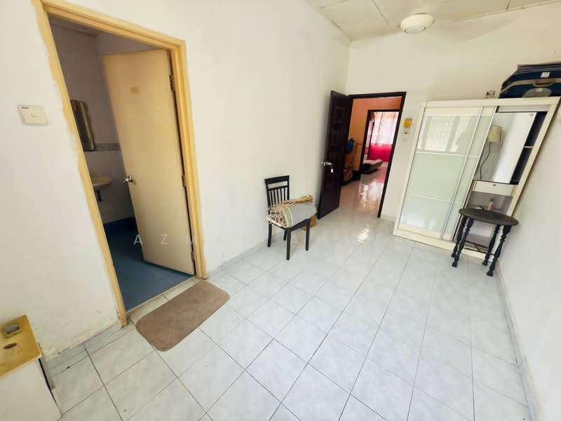 2-storey Terraced House for Sale in Seksyen 36 (Shah Alam) - Azman Ahmad - PropertyGuru.com.my