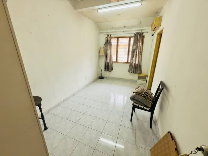 2-storey Terraced House for Sale in Seksyen 36 (Shah Alam) - Azman Ahmad - PropertyGuru.com.my