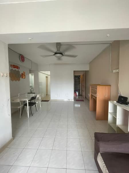 Sri Camellia untuk Untuk Dijual - RM 230,000, Mac 2026 - Living Room - PropertyGuru.com.my