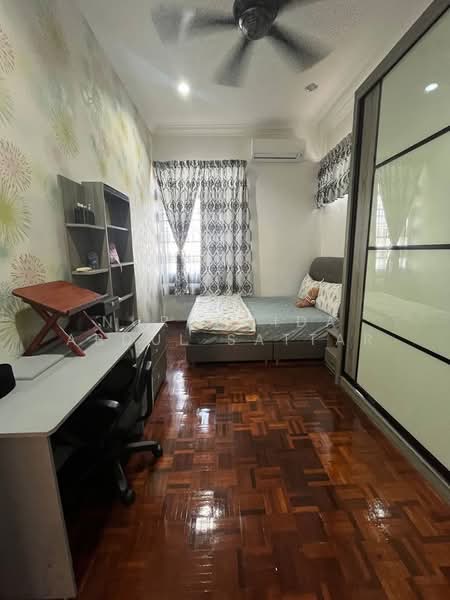Bungalow for Sale in Taman Rasah Kemayan (Rasah) - Nurasmida Abdul Sattar - Bedroom - PropertyGuru.com.my