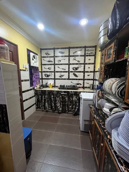 Bungalow for Sale in Taman Rasah Kemayan (Rasah) - Nurasmida Abdul Sattar - Kitchen - PropertyGuru.com.my