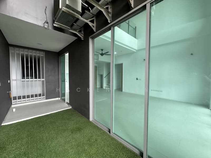 Servis Apartment untuk Dijual di Cantara Residences - Hacken Gan - Balcony - PropertyGuru.com.my