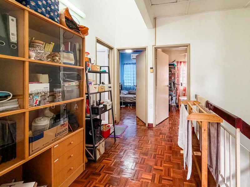 2-storey Terraced House for Sale in TAMAN PUCHONG UTAMA (Puchong) - Fauzan bin Sahrom - Corridor - PropertyGuru.com.my