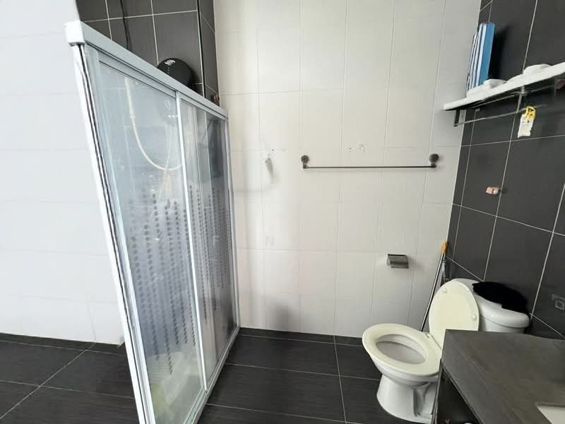 Cluster House for Sale in Taman Mount Austin (Tebrau) - Ee Fong Toh - Bathroom - PropertyGuru.com.my