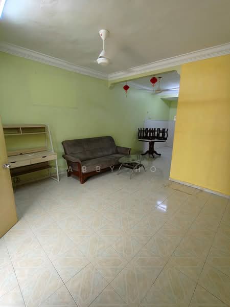 Taman Datuk Thamby Chik Karim untuk Untuk Dijual - RM 268,000, Mac 2026 - Living Room - PropertyGuru.com.my
