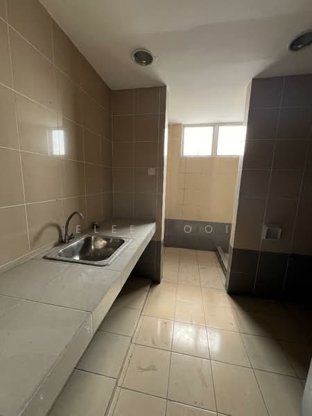 Factory for Sale in Sungai Buloh (Selangor) - Eleen Ooi - Kitchen - PropertyGuru.com.my