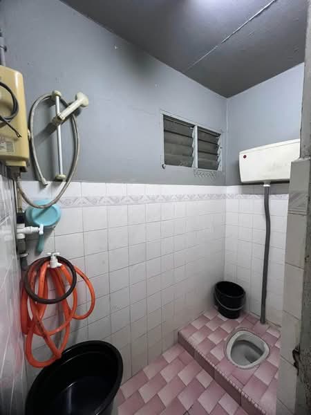 Seksyen 17 untuk Untuk Dijual - RM 490,000, Mac 2026 - Bathroom - PropertyGuru.com.my