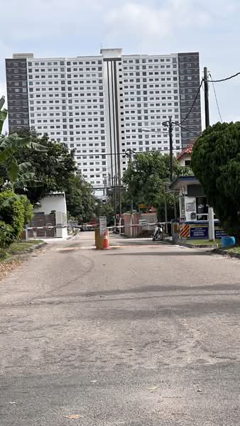 1.5-storey Terraced House for Sale in Taman Pelangi Indah (Ulu Tiram) - Garet Lim - Exterior - PropertyGuru.com.my