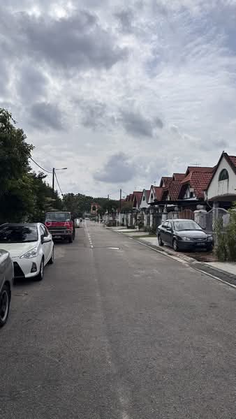 1.5-storey Terraced House for Sale in Taman Pelangi Indah (Ulu Tiram) - Garet Lim - Exterior - PropertyGuru.com.my