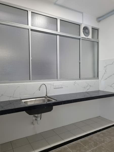 Platinum OUG Residence untuk Untuk Disewa - RM 1,880 /bulan, Mac 2026 - Kitchen - PropertyGuru.com.my