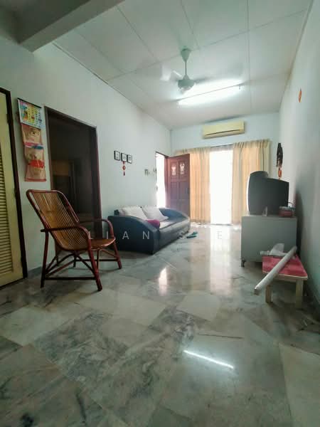 Bandar Bukit Raja untuk Untuk Disewa - RM 1,700 /bulan, Mac 2026 - Living Room - PropertyGuru.com.my