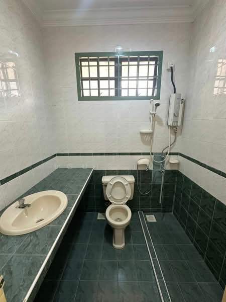 Jalan Nibong @ Taman Daya untuk Untuk Dijual - RM 650,000, Mac 2026 - Bathroom - PropertyGuru.com.my