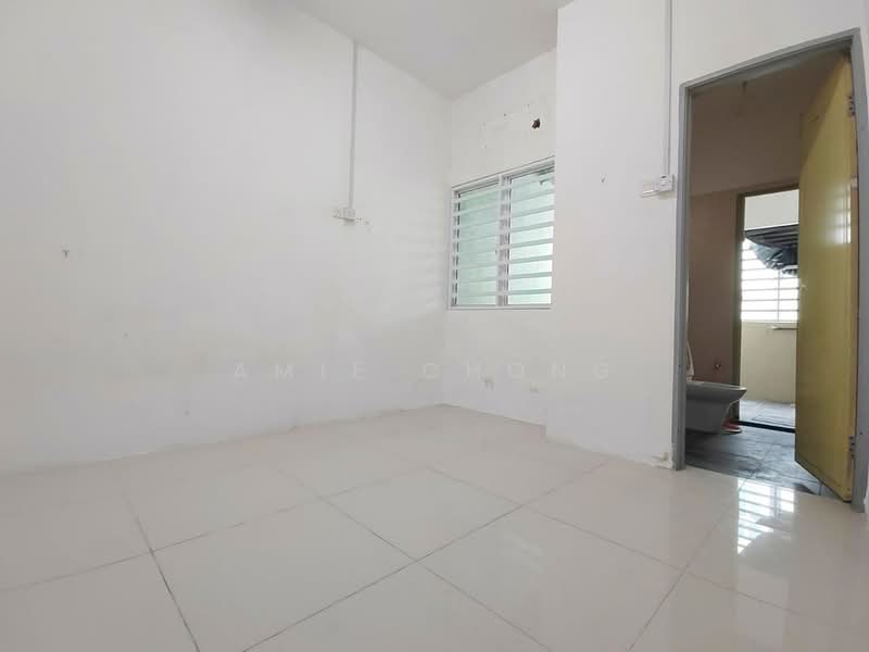 Pengkalan Double Storey Terrace House Facing Field For Sale untuk Untuk Dijual - RM 360,000, Mac 2026 - Interior - PropertyGuru.com.my