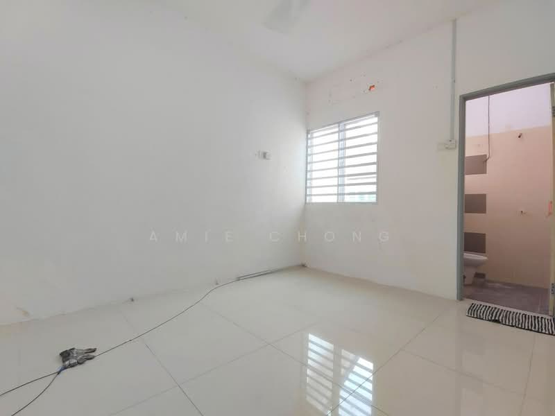 Pengkalan Double Storey Terrace House Facing Field For Sale untuk Untuk Dijual - RM 360,000, Mac 2026 - Interior - PropertyGuru.com.my