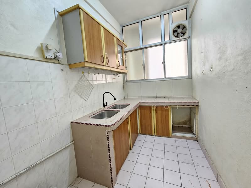 Condominium for Sale at City Garden Palm Villa Condominium - Jeffrey Ooi - Kitchen - PropertyGuru.com.my