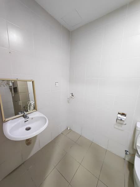 Pacific 63 untuk Untuk Disewa - RM 1,500 /bulan, Mac 2026 - Bathroom - PropertyGuru.com.my
