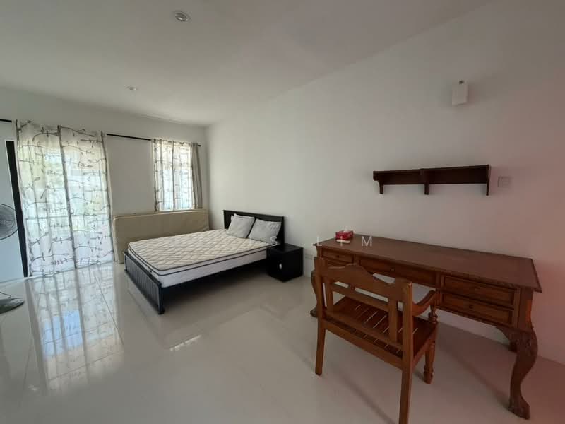 Bungalow for Rent in Batu Ferringhi (Penang) - Elvis Lim - Bedroom - PropertyGuru.com.my