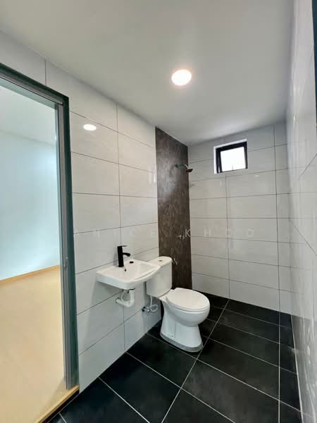 Semi-Detached House for Sale in Taman Perling (Perling) - Janice Khoo - Bathroom - PropertyGuru.com.my