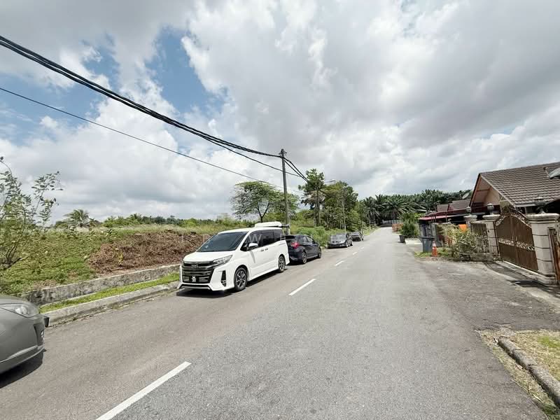 1.5-storey Terraced House for Sale in Taman Bukit Jaya (Ulu Tiram) - JB Wendy - Exterior - PropertyGuru.com.my