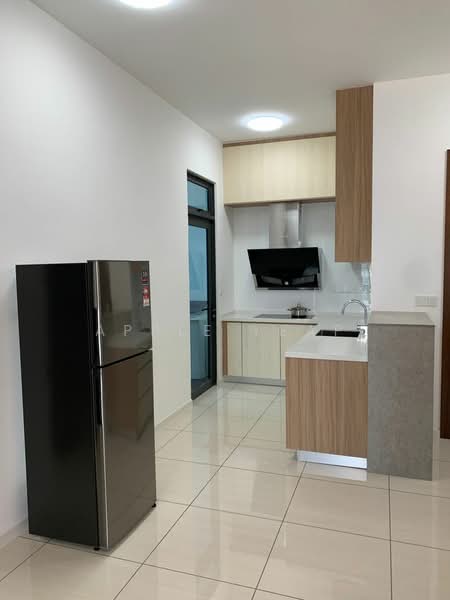 Condominium for Rent at Queens Residences Q1 @ Queens Waterfront - Apple Yeap - Kitchen - PropertyGuru.com.my