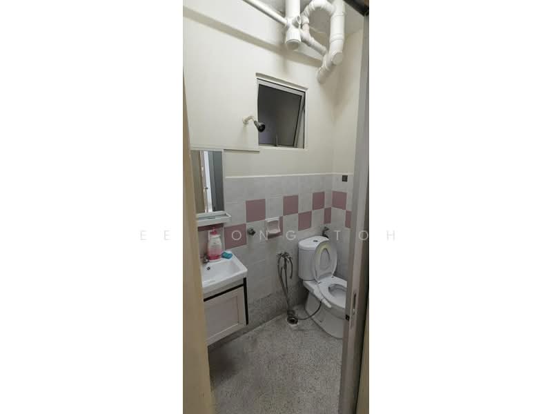 Sri Impian Apartment untuk Untuk Dijual - RM 288,000, Mac 2026 - Bathroom - PropertyGuru.com.my