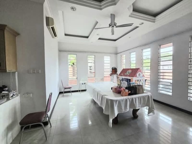 Bungalow for Sale in SS19 (Subang Jaya) - Tom Lee - Living Room - PropertyGuru.com.my
