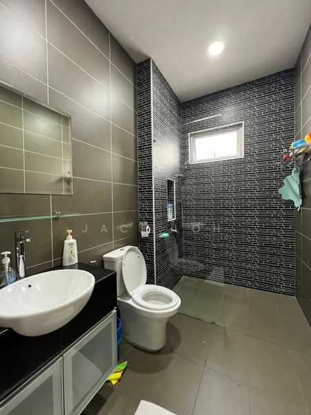 Cluster House for Sale in Taman Ekoflora (Johor Bahru) - Jace Loh - Bathroom - PropertyGuru.com.my